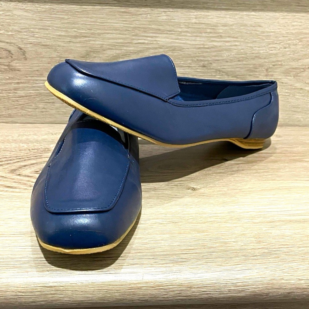 Classique Loafers Women's 8.5M Blue Faux Leather Slip On Flats Career